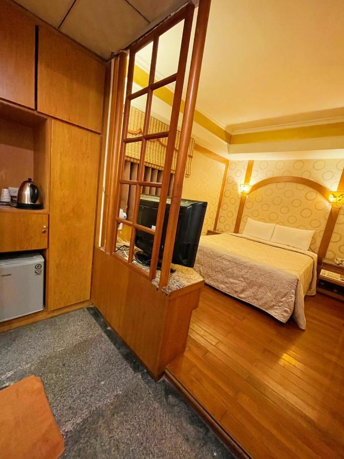 Family Hotel - Linsen Tainan Esterno foto
