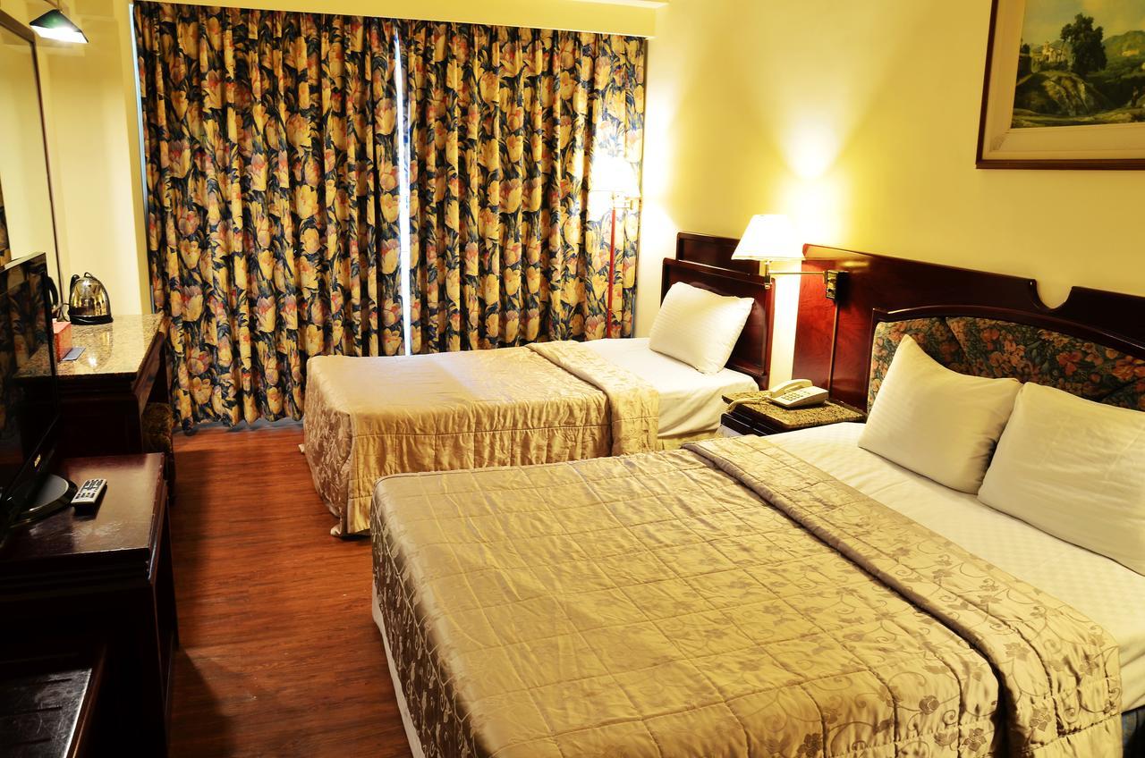 Family Hotel - Linsen Tainan Esterno foto